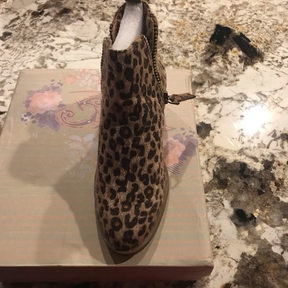 Leopard Booties - Picture 4 of 4